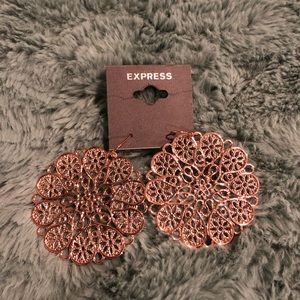 Express earrings